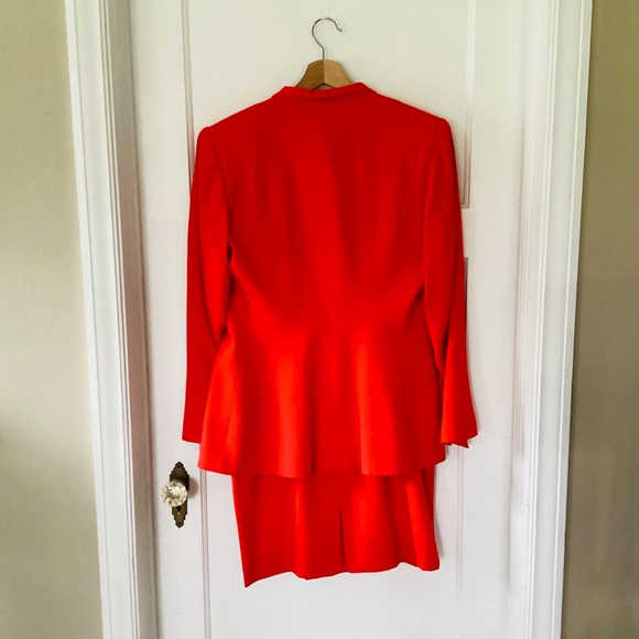 VTG Designer ilie Wacs Red Skirt Suit Rhinestone Tie Front Blazer Size 10 USA - Picture 7 of 14